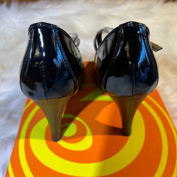 Gabriella Rocha Shiny Black Heels - Picture 4 of 10